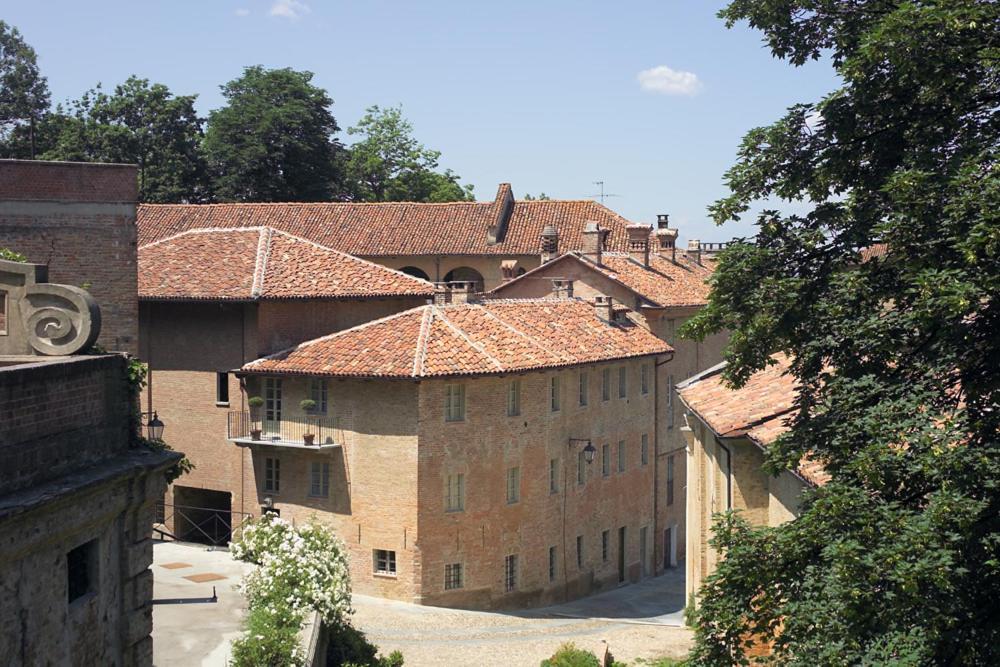 Marchesi Alfieri - Cantine E Ospitalita San Martino Alfieri Buitenkant foto