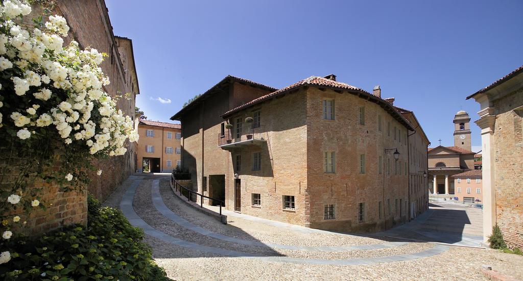 Marchesi Alfieri - Cantine E Ospitalita San Martino Alfieri Buitenkant foto