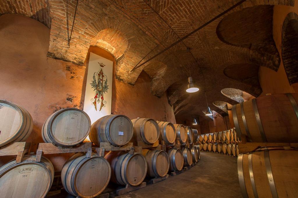 Marchesi Alfieri - Cantine E Ospitalita San Martino Alfieri Buitenkant foto